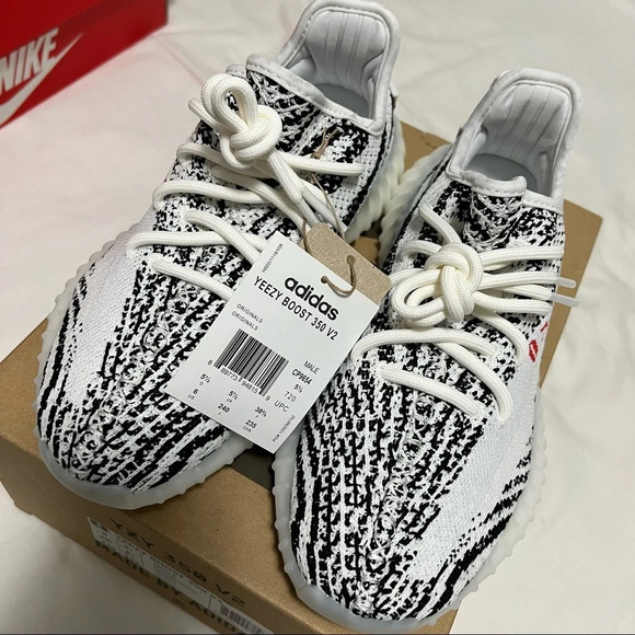 🆕 DS Yeezy Boost 350 V2 Zebra - Picture 5 of 6